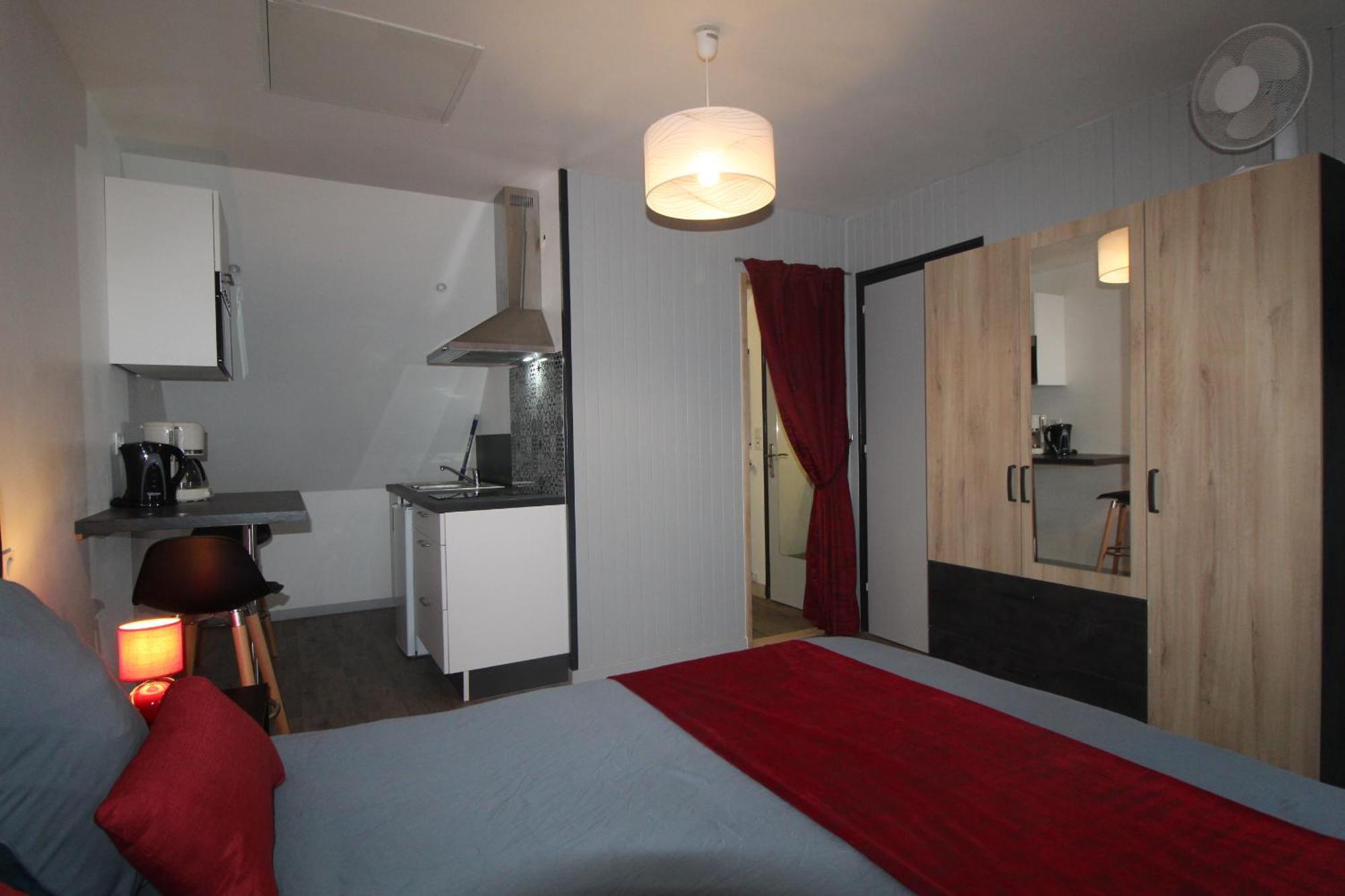 Studio Ouest Cuisine Prive Proche Centre Ville Loudeac Exterior photo